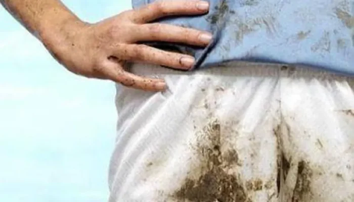 6 Tips Ampuh Menghilangkan Noda Oli pada Baju dengan Cepat