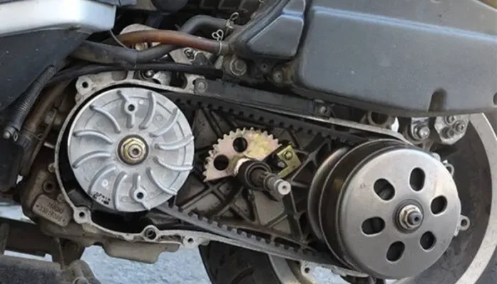 Kampas Ganda Pada Sepeda Motor Matic: Fungsi, Cara Kerja, Ciri, dan Penyebab Aus yang Harus Kamu Ketahui