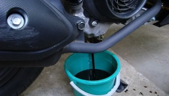 Memahami Perbedaan Oli Mesin dan Oli Gardan pada Motor Matic
