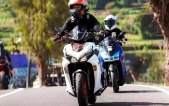 Cara Ampuh Menghilangkan Bekas Lem Stiker di Motor Tanpa Bikin Cat Rusak