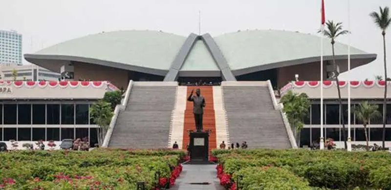 gedung dpr ri